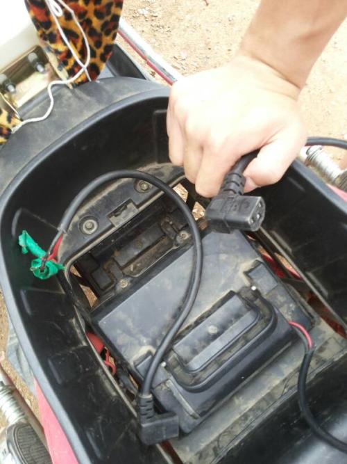 電動(dòng)車保險(xiǎn)絲的更換